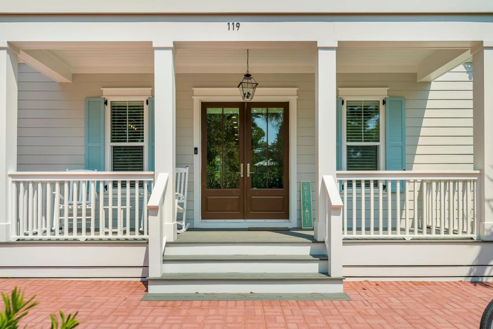 Property building, Patio, Facade/entrance, Day