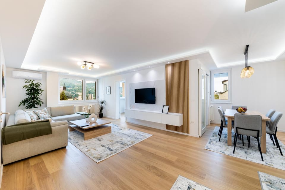 TV and multimedia, Living room, Seating area, Dining area, Evening entertainment