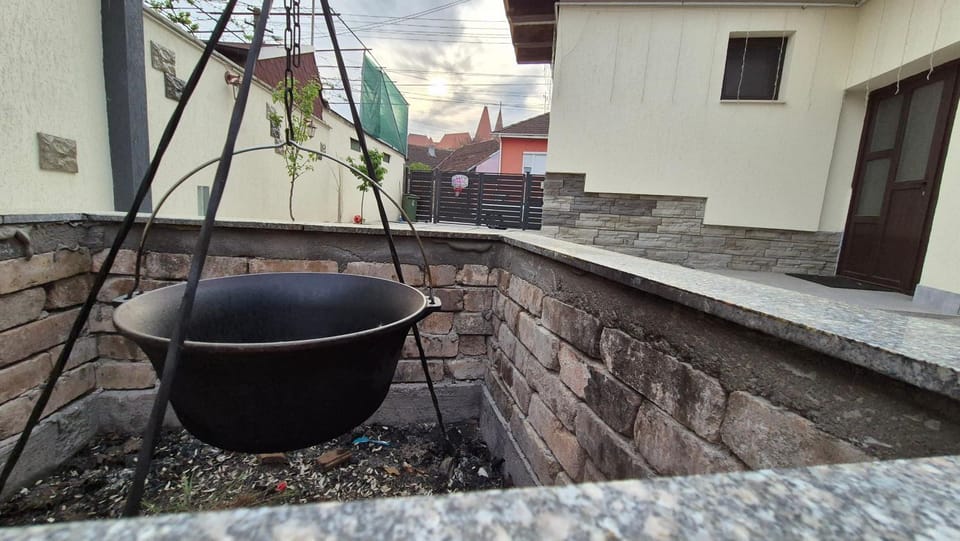Day, BBQ facilities, Inner courtyard view