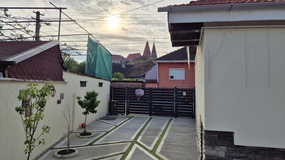 Property building, Day, Inner courtyard view
