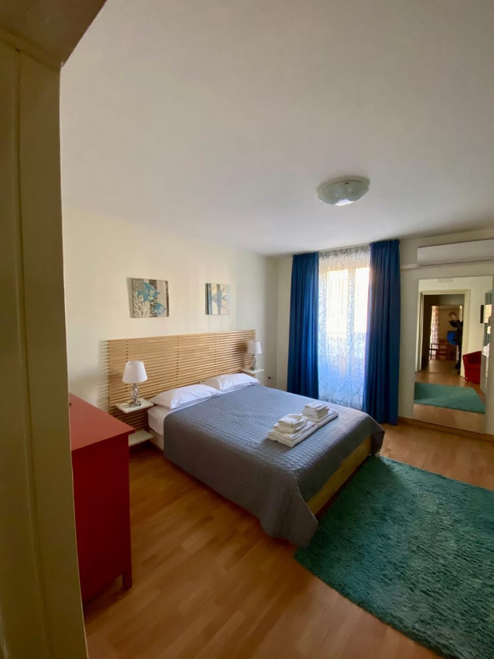 Bed, Photo of the whole room, Bedroom, towels