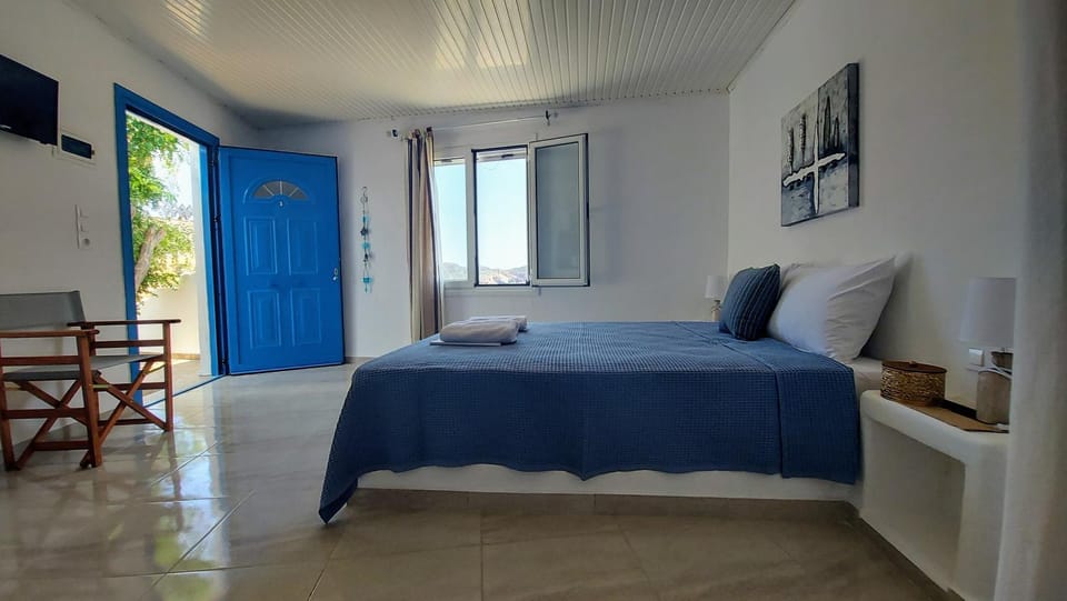 Evaggelia Studio 2 Bed and Breakfast in Milos