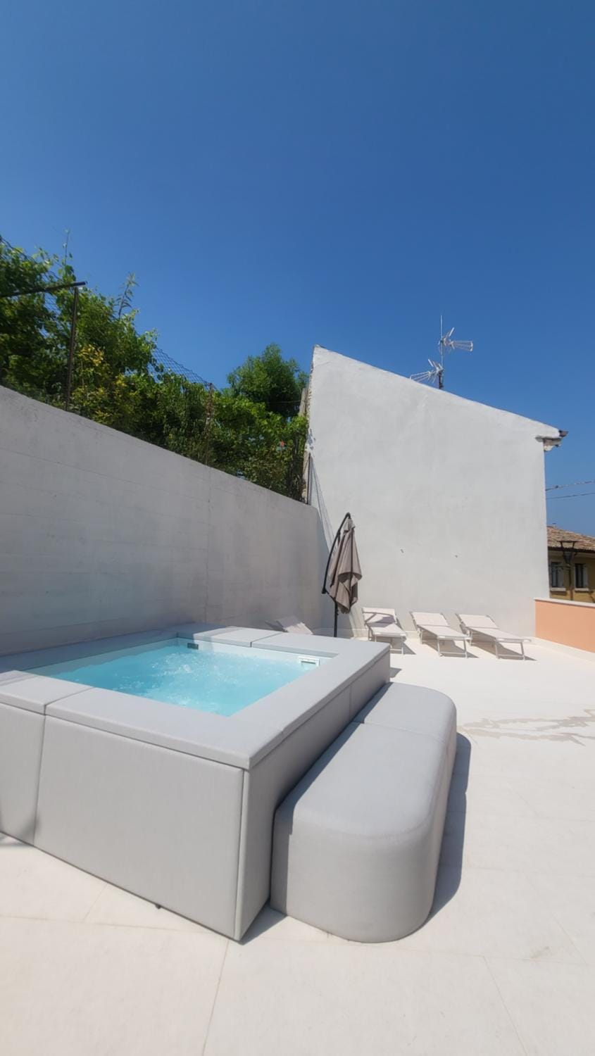 Hot Tub, Open Air Bath, sunbed