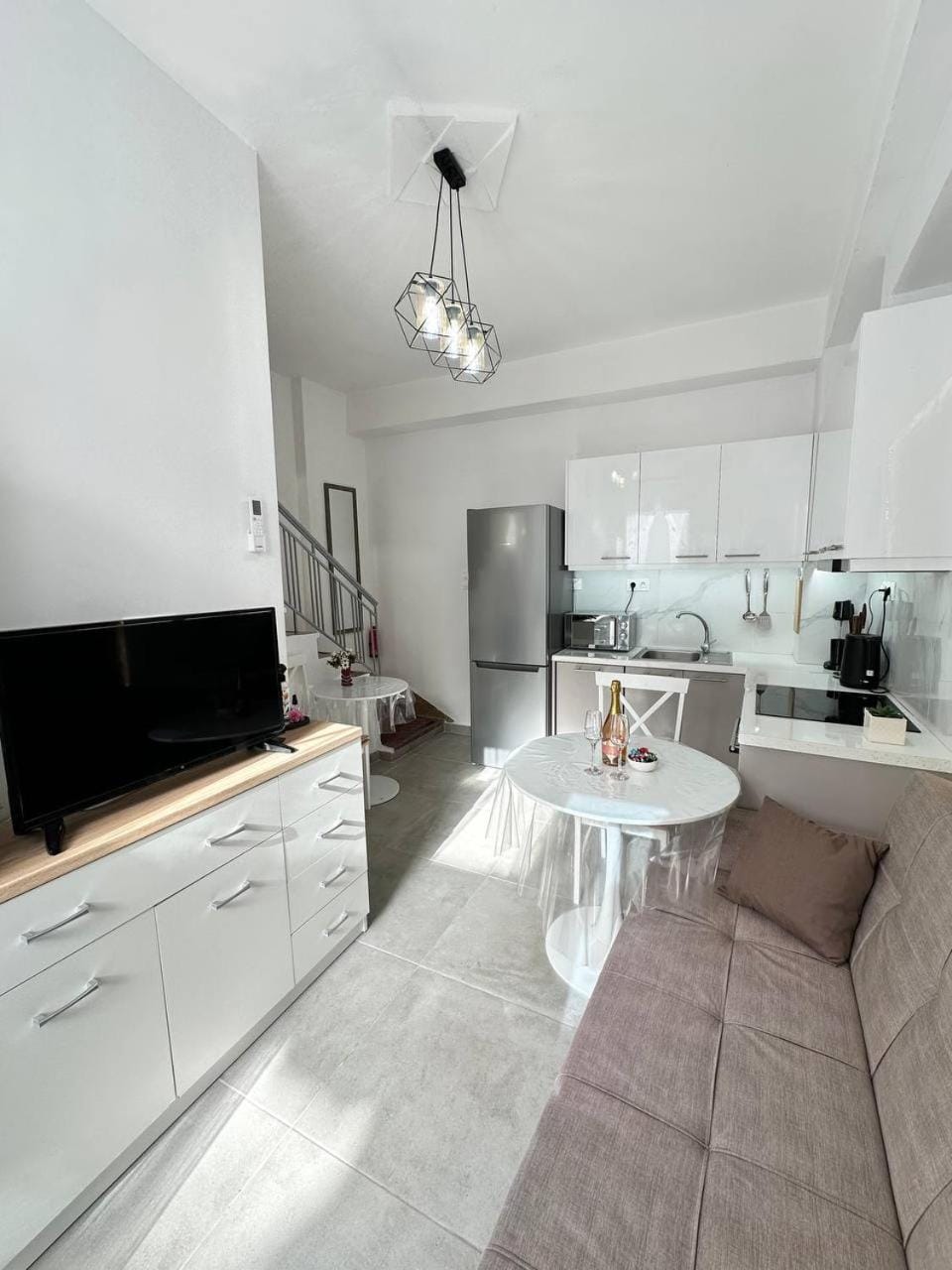 Kitchen or kitchenette, Seating area, Dining area, dishwasher, oven, stove