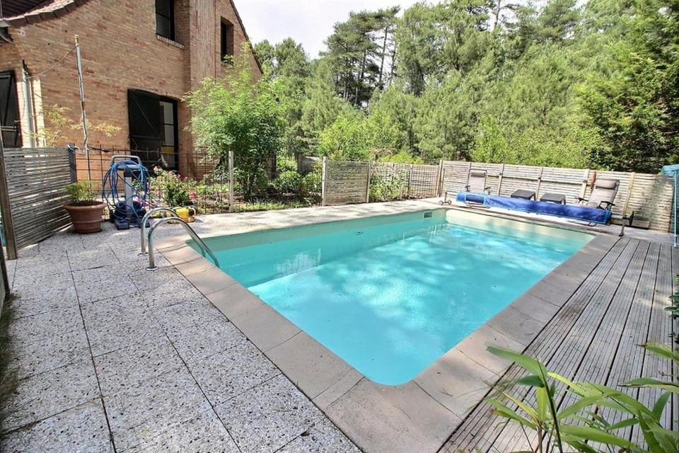 Annonce professionnelle. Jolie maison de vacances 4 chambres avec piscine extérieur, à proximité de la plage, pour 8 à 1 Villa in Hauts-de-France