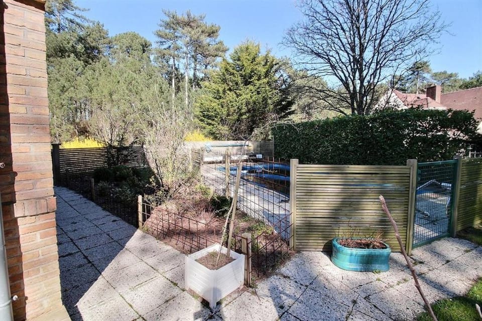 Annonce professionnelle. Jolie maison de vacances 4 chambres avec piscine extérieur, à proximité de la plage, pour 8 à 1 Villa in Hauts-de-France