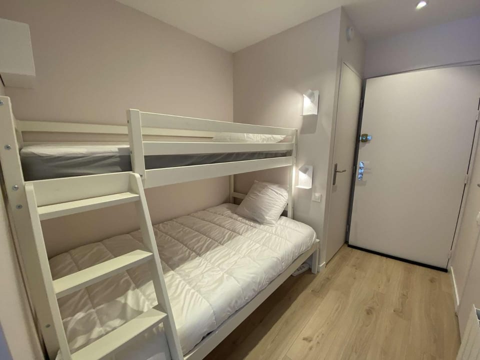 ARGUIN studio cabine rénové coeur de ville Cabin in Arcachon