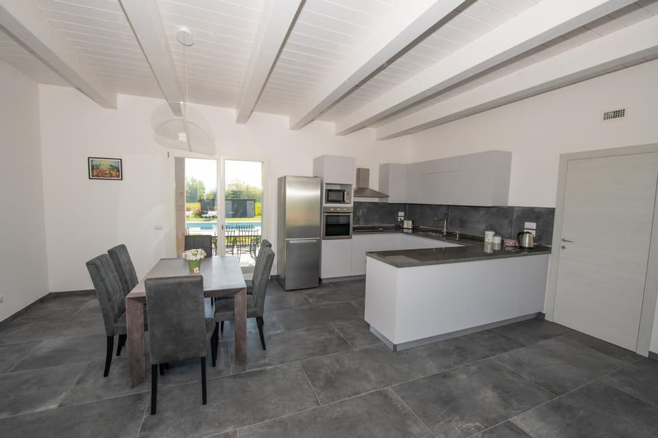 Kitchen or kitchenette, Dining area, dishwasher, oven, stove