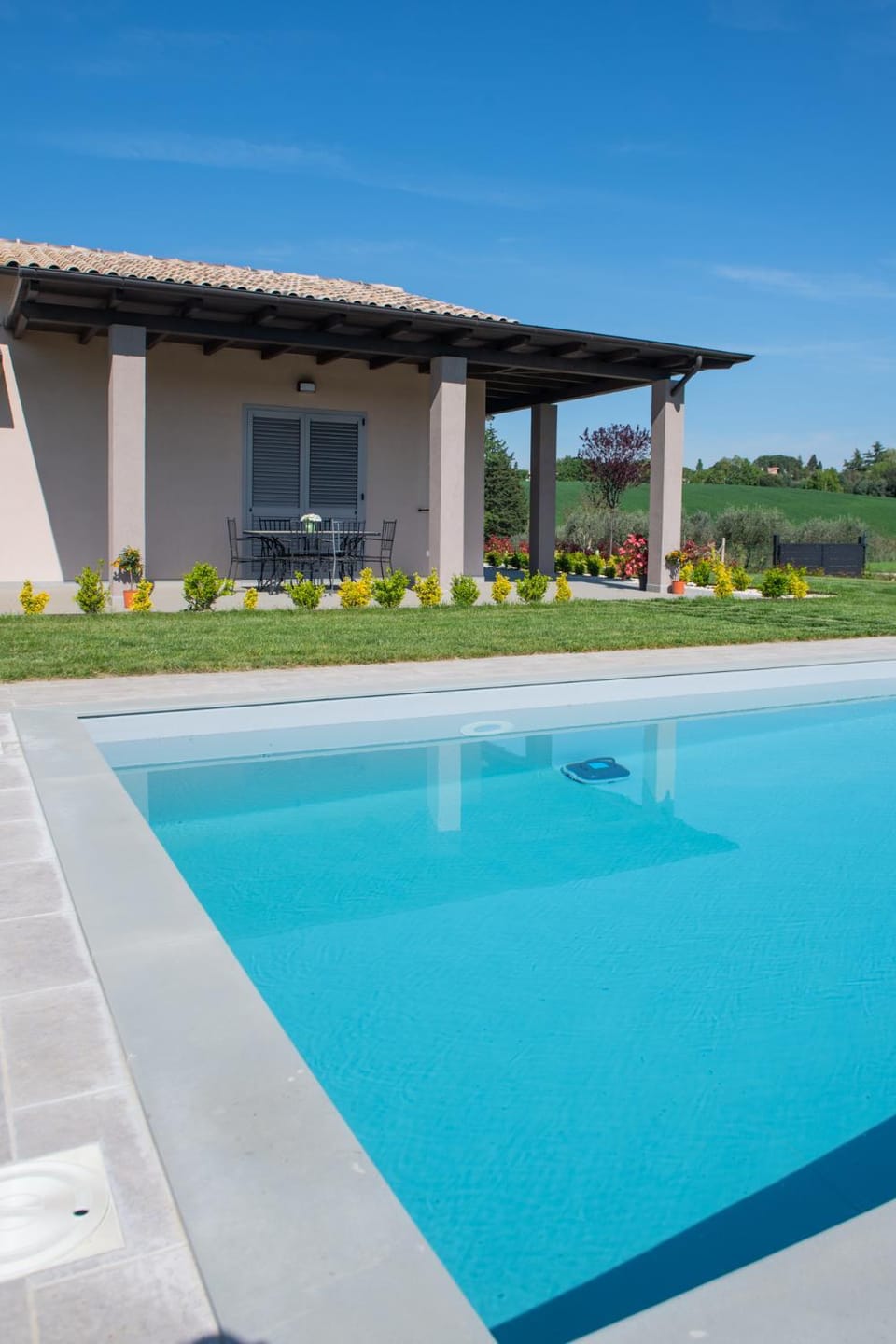 Property building, Pool view