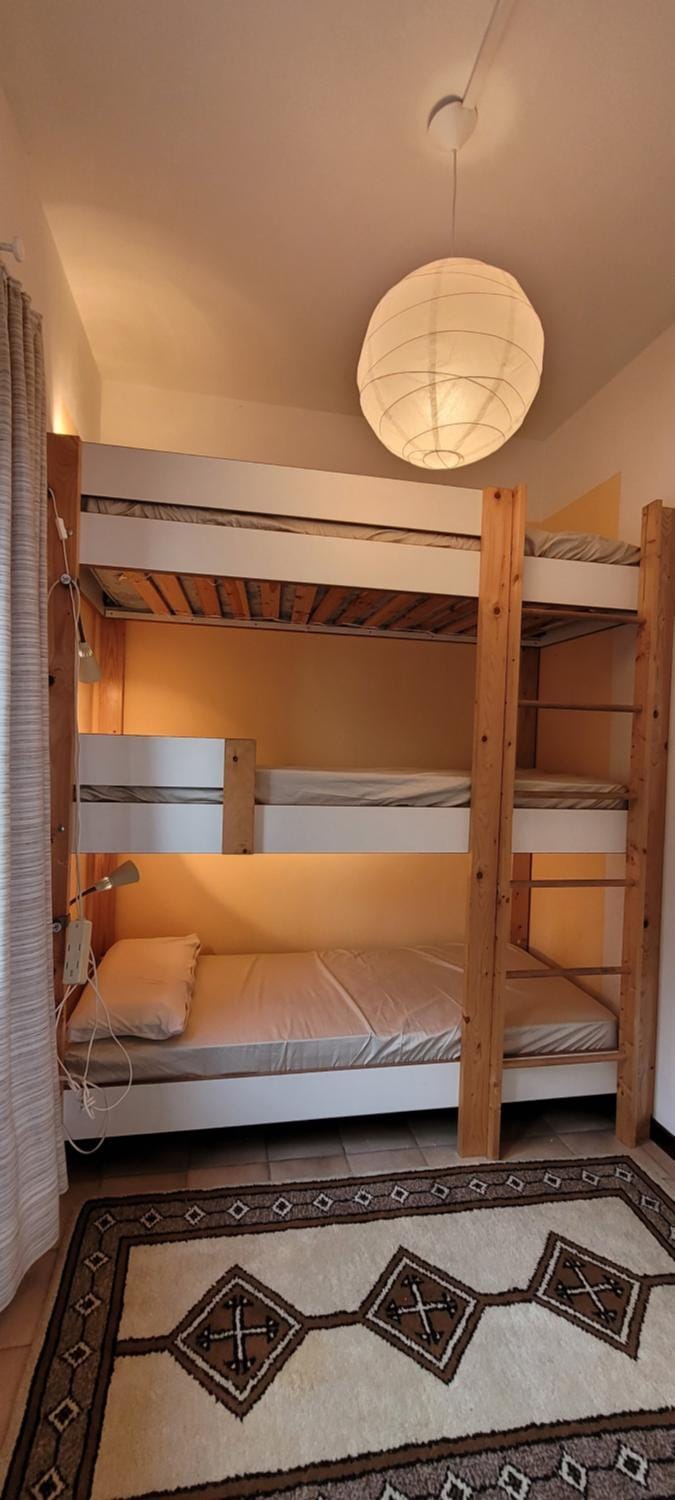 Bedroom, bunk bed