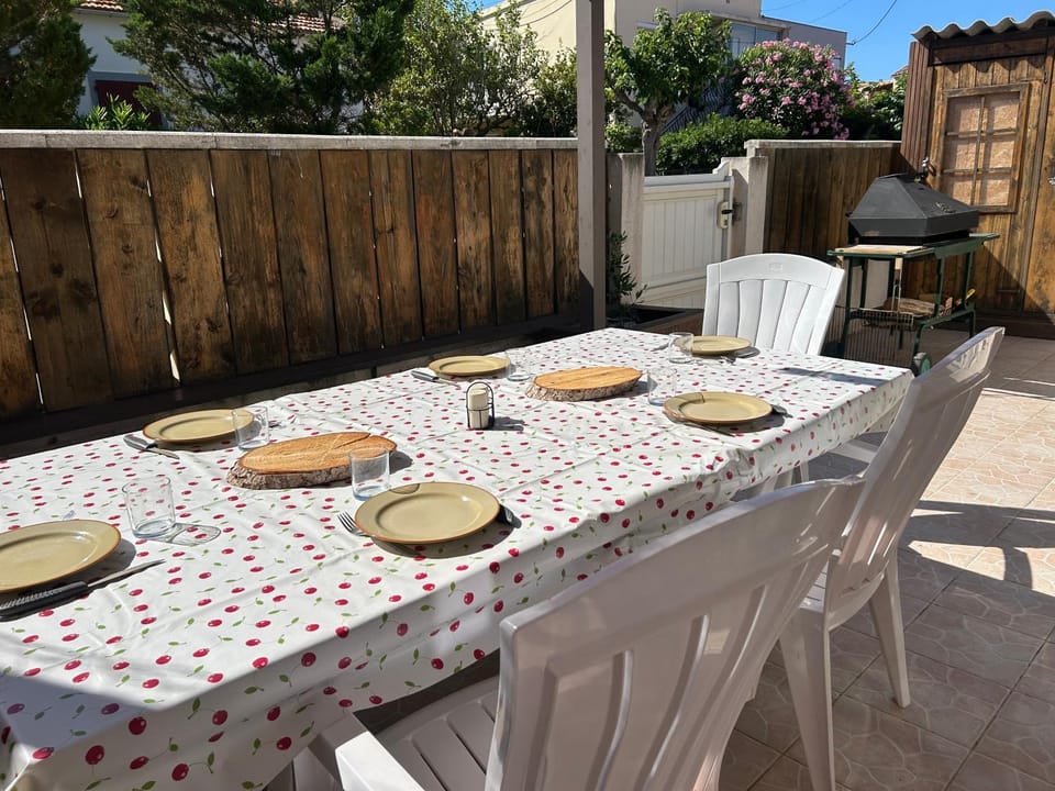 Patio, BBQ facilities, Garden, Garden view, Inner courtyard view