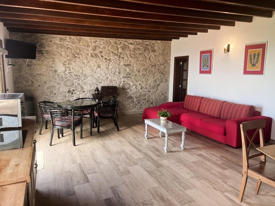 TV and multimedia, Living room, Dining area
