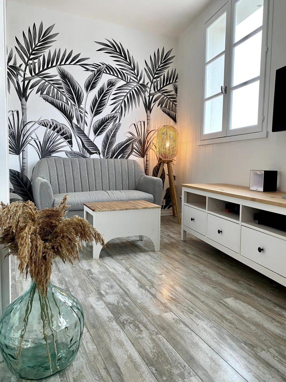Cozy studio completely renovated with breathtaking views of the port Apartment in Saint-Martin-de-Ré