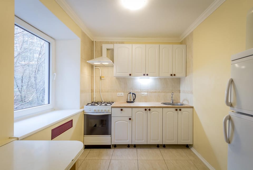 Kitchen or kitchenette, oven, stove