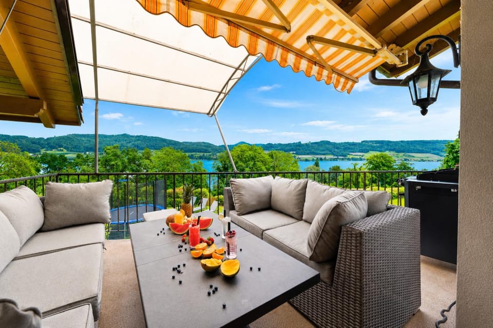BBQ facilities, Balcony/Terrace, Seating area, Dining area, Lake view