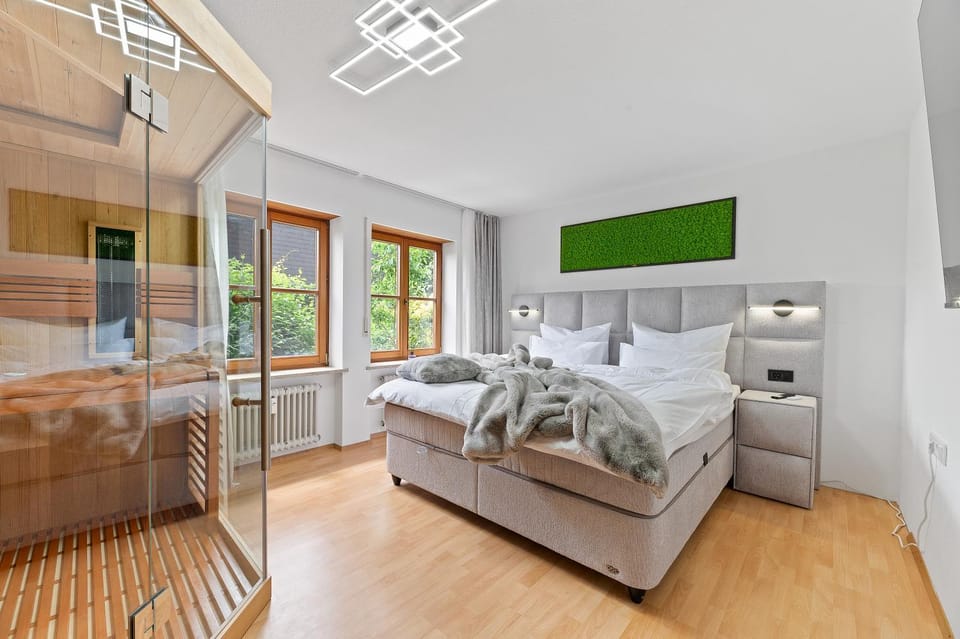 Bed, Sauna, TV and multimedia, Photo of the whole room, Bedroom, Lake view, Lake view, towels