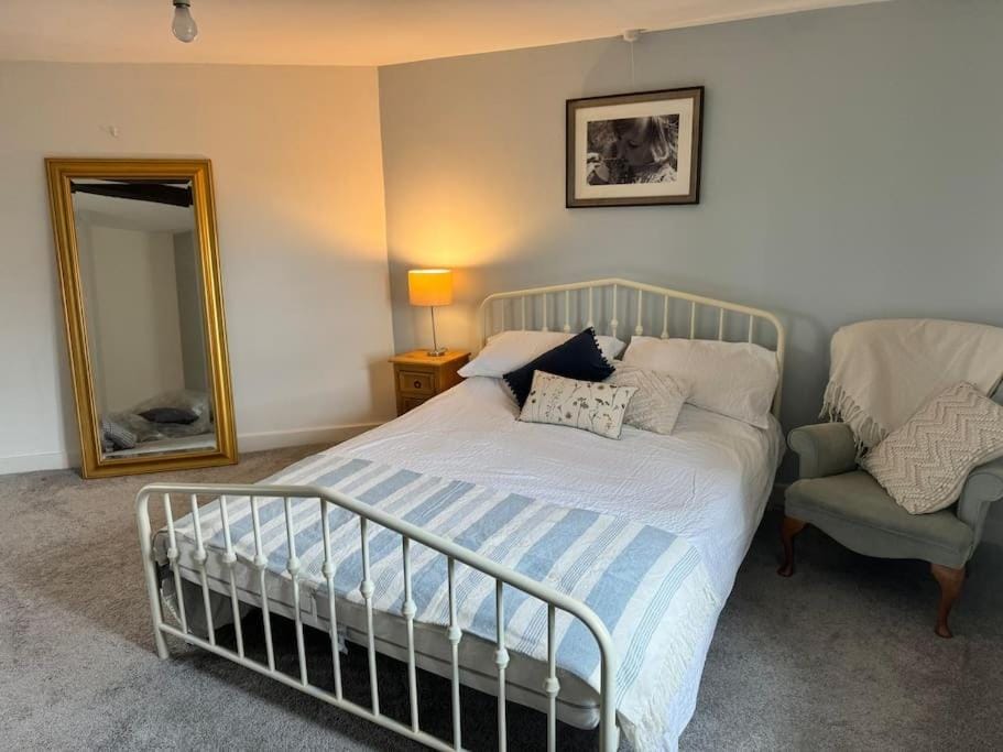 Come and stay at Little Wick House in England