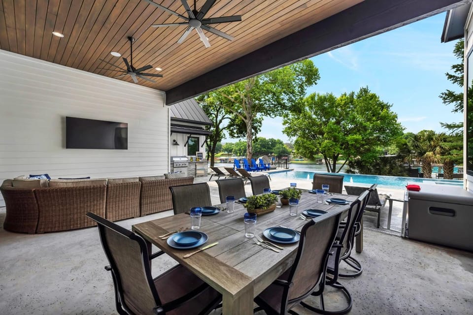 Patio, Seating area