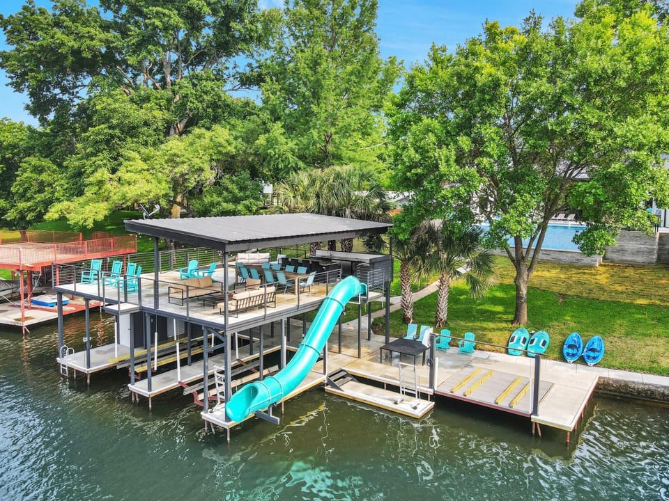 Palm Paradise on Lake LBJ with Concierge Services House in Rio Grande