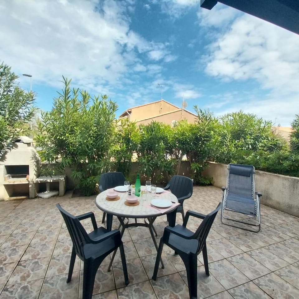 Patio, Balcony/Terrace, Balcony/Terrace, Dining area, sunbed