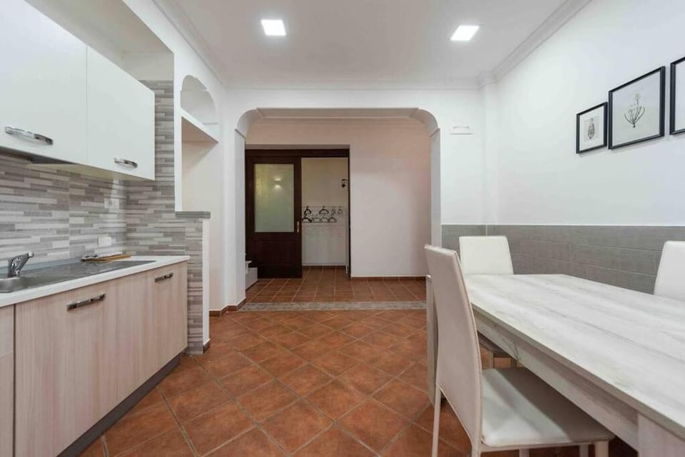 Kitchen or kitchenette, Living room, Photo of the whole room, Dining area