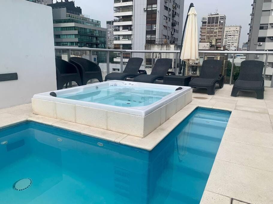 Hot Tub, Swimming pool