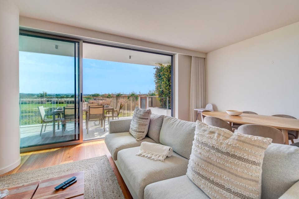 Natural landscape, View (from property/room), Living room, Seating area, Dining area