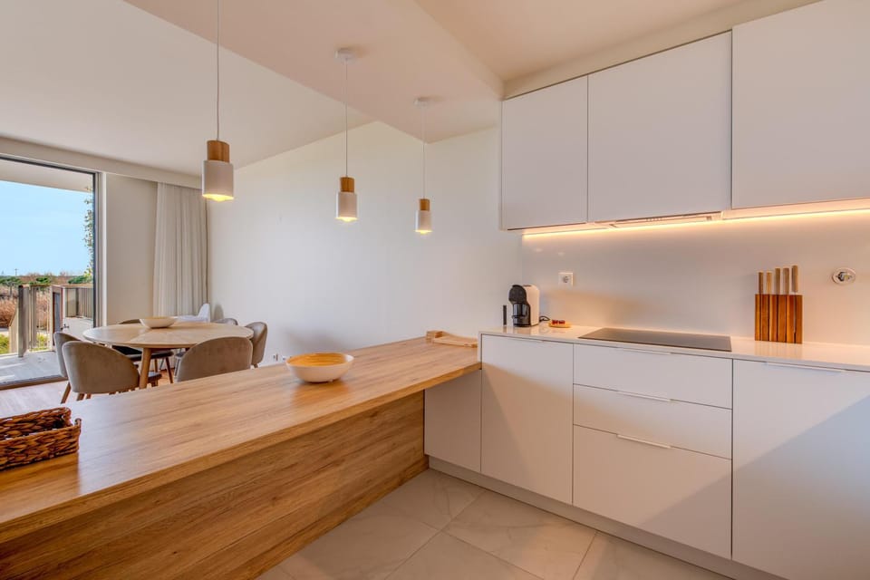Coffee/tea facilities, Kitchen or kitchenette, Dining area