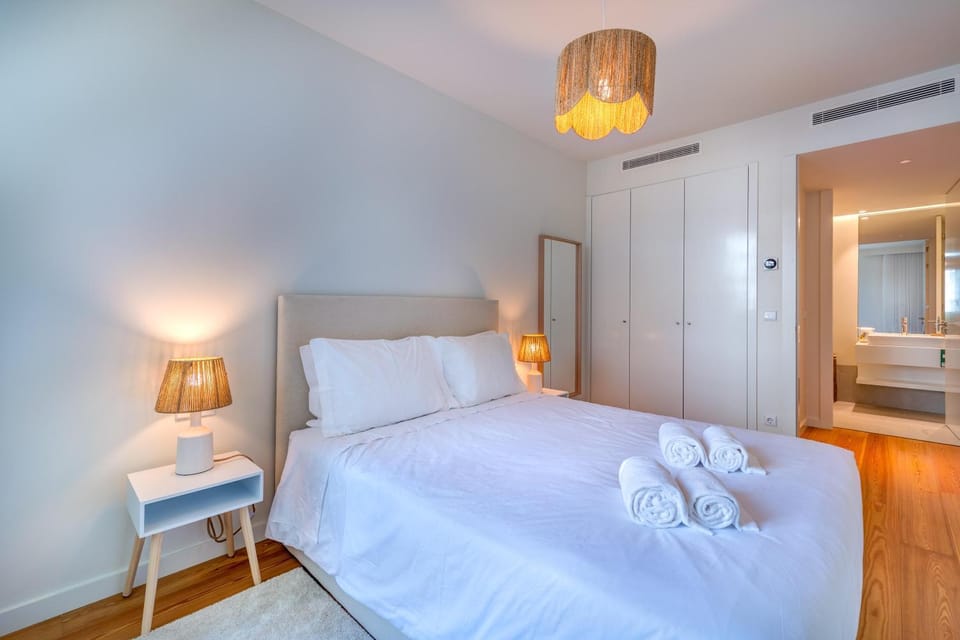 Bed, Photo of the whole room, Bedroom, towels, wardrobe, air conditioner