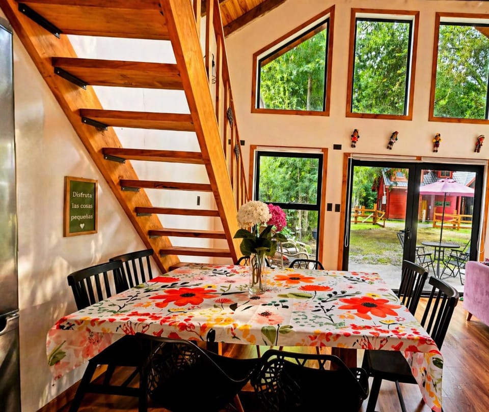 Casa Rosa House in Los Ríos, Chile