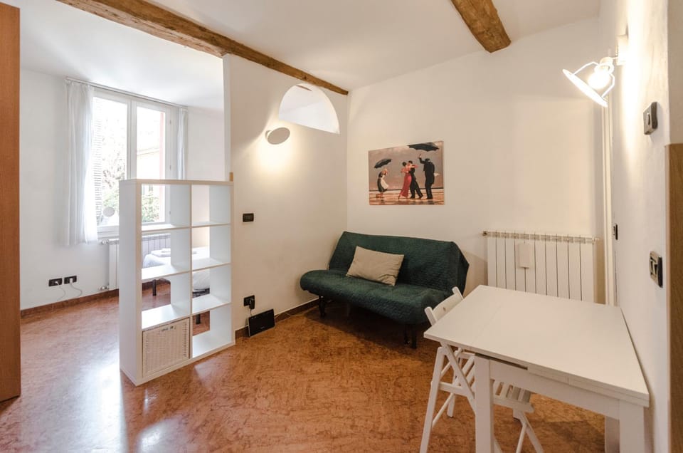 Bed, Living room, Photo of the whole room, Seating area, Dining area, Bedroom