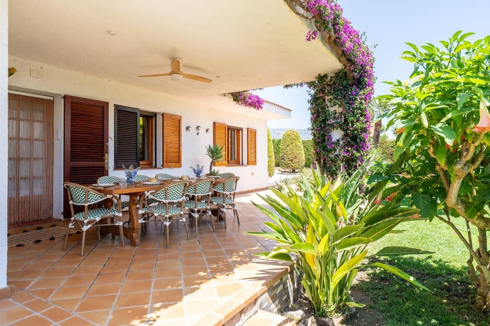 Spring, Day, Garden, Balcony/Terrace, Dining area, Garden view