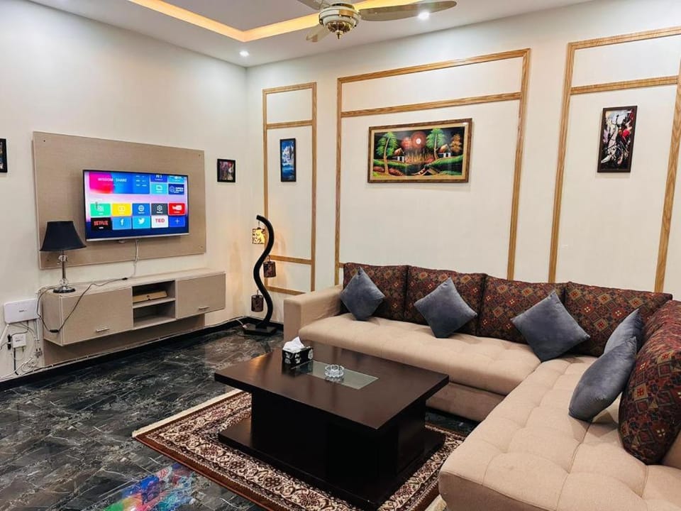 BED & BREAKFAST - luxury villa Apartment in Islamabad
