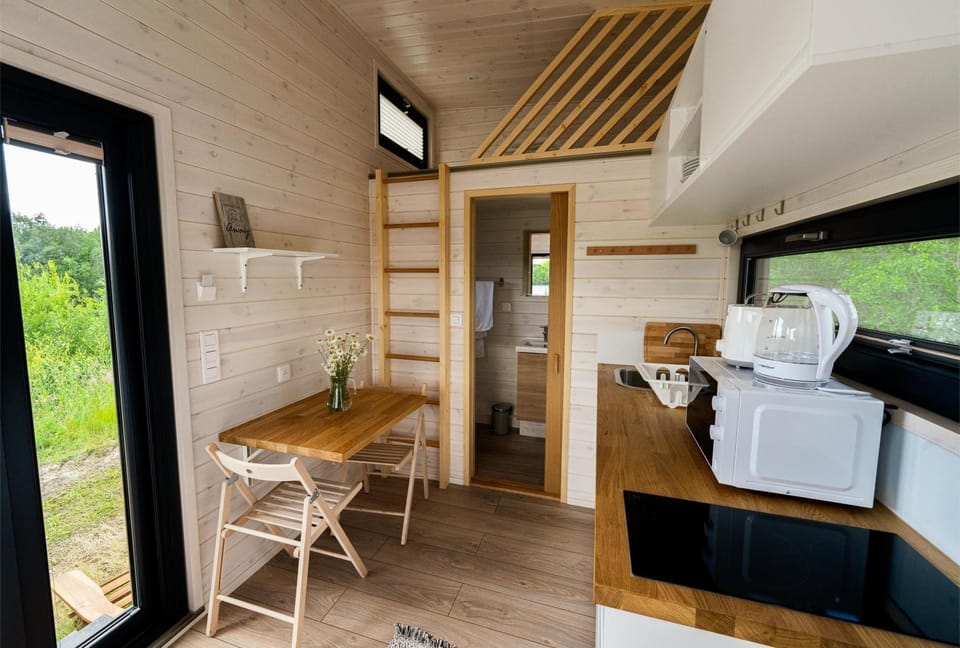 Bathroom, Kitchen or kitchenette, Dining area