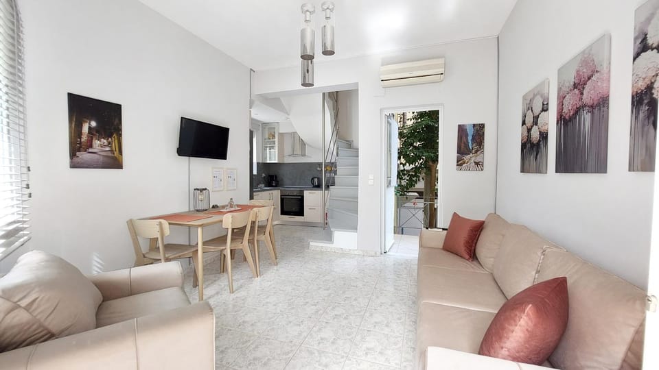 TV and multimedia, Living room, Seating area, Dining area, kitchen, air conditioner