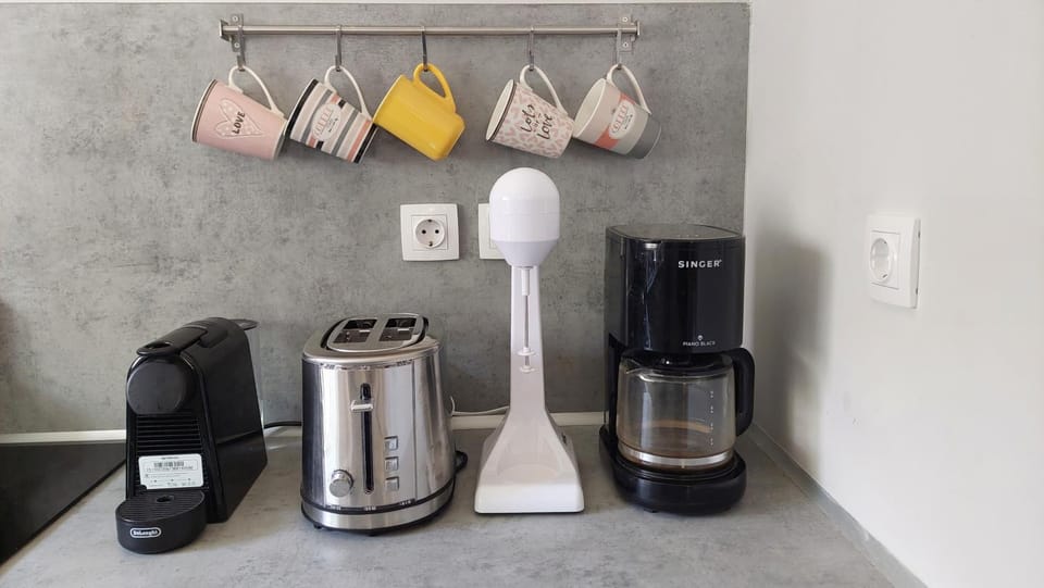 Coffee/tea facilities, toaster