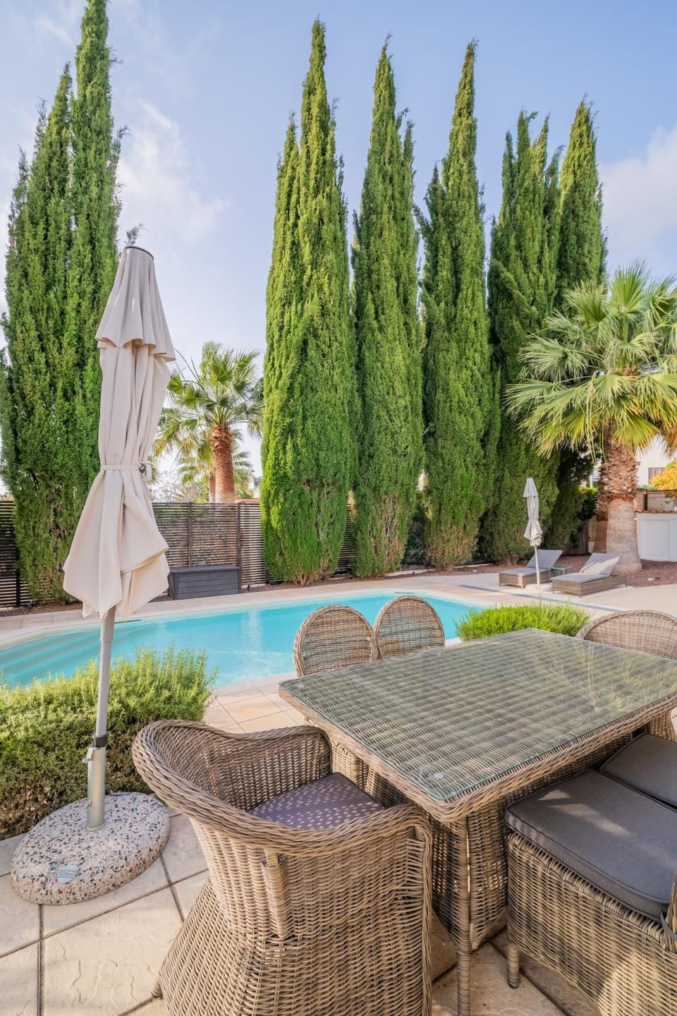 Patio, Day, Dining area, Swimming pool