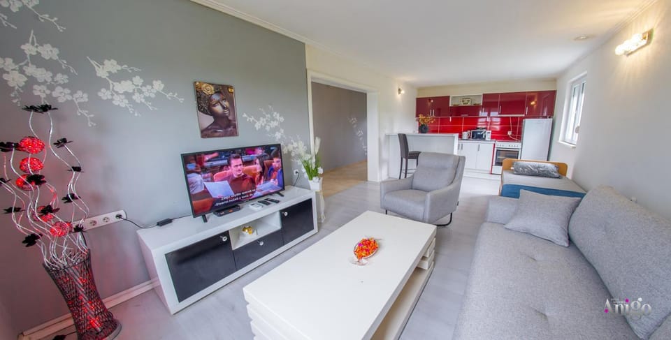 TV and multimedia, Living room, Seating area, Dining area
