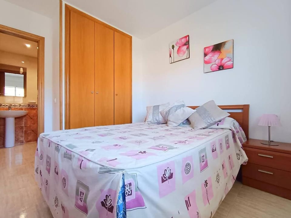 Bed, View (from property/room), Photo of the whole room, Bedroom, wardrobe