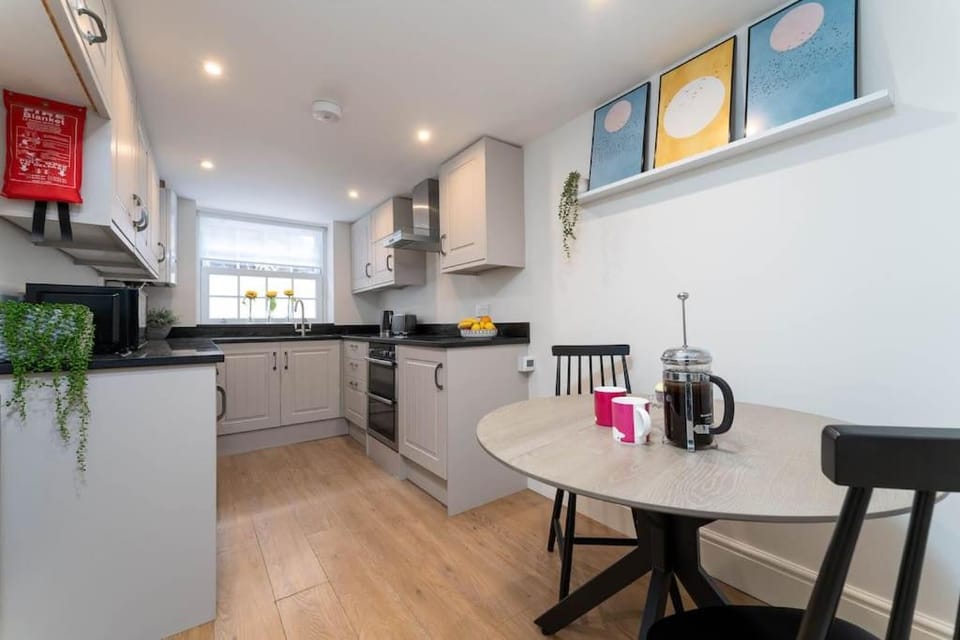 Gorgeous seaside Mews House in Hove
