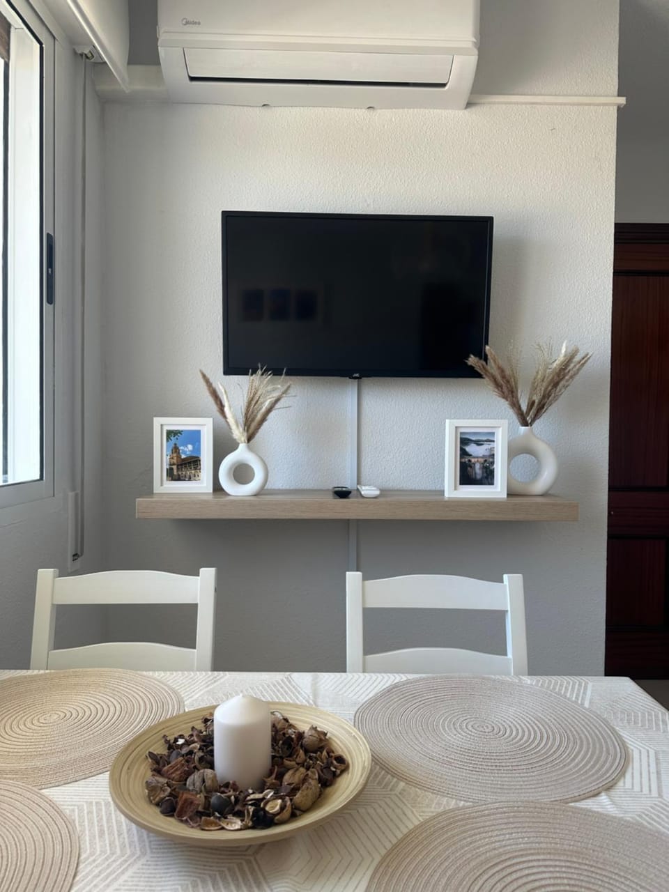 TV and multimedia, air conditioner
