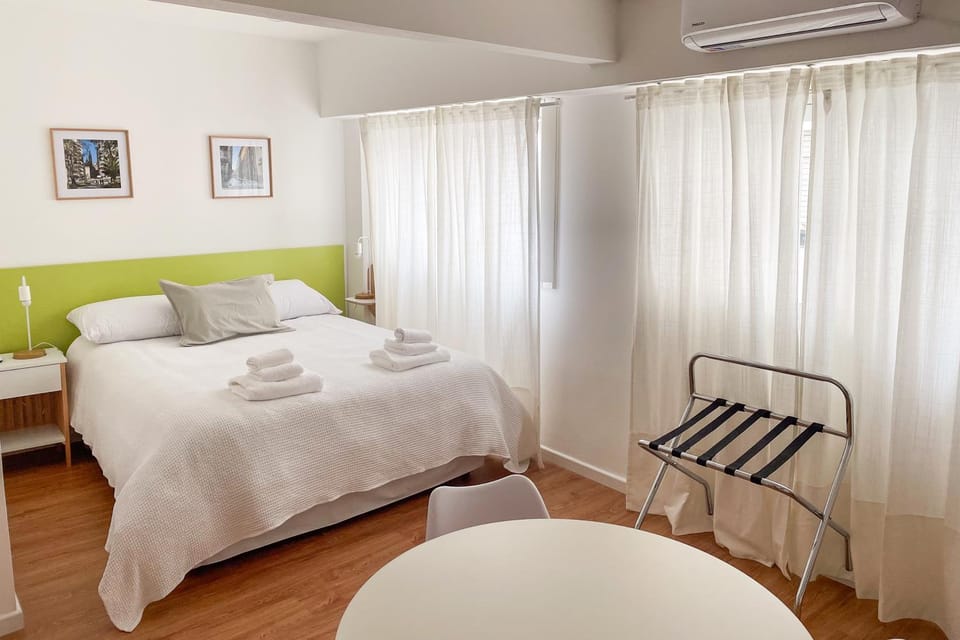 Photo of the whole room, Bedroom