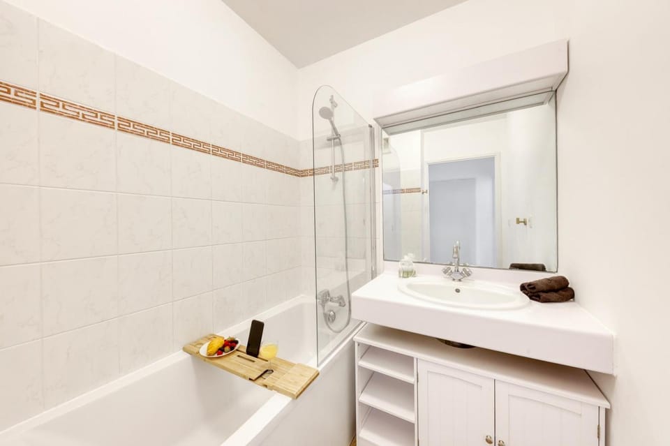 Bathroom, Bath, towels