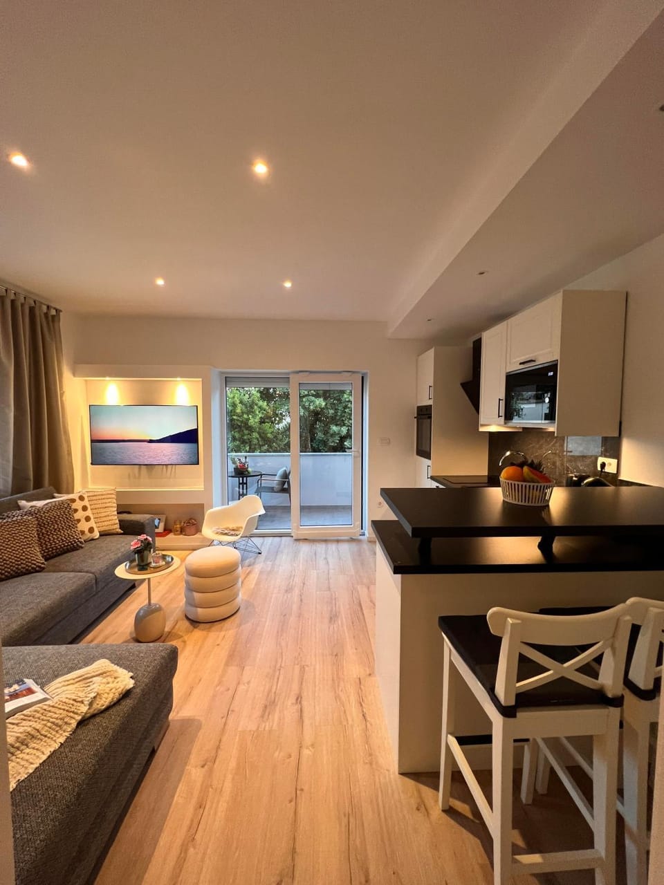 Kitchen or kitchenette, Living room