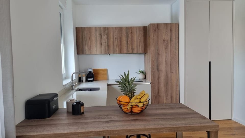 Coffee/tea facilities, Kitchen or kitchenette, Food and drinks, Food