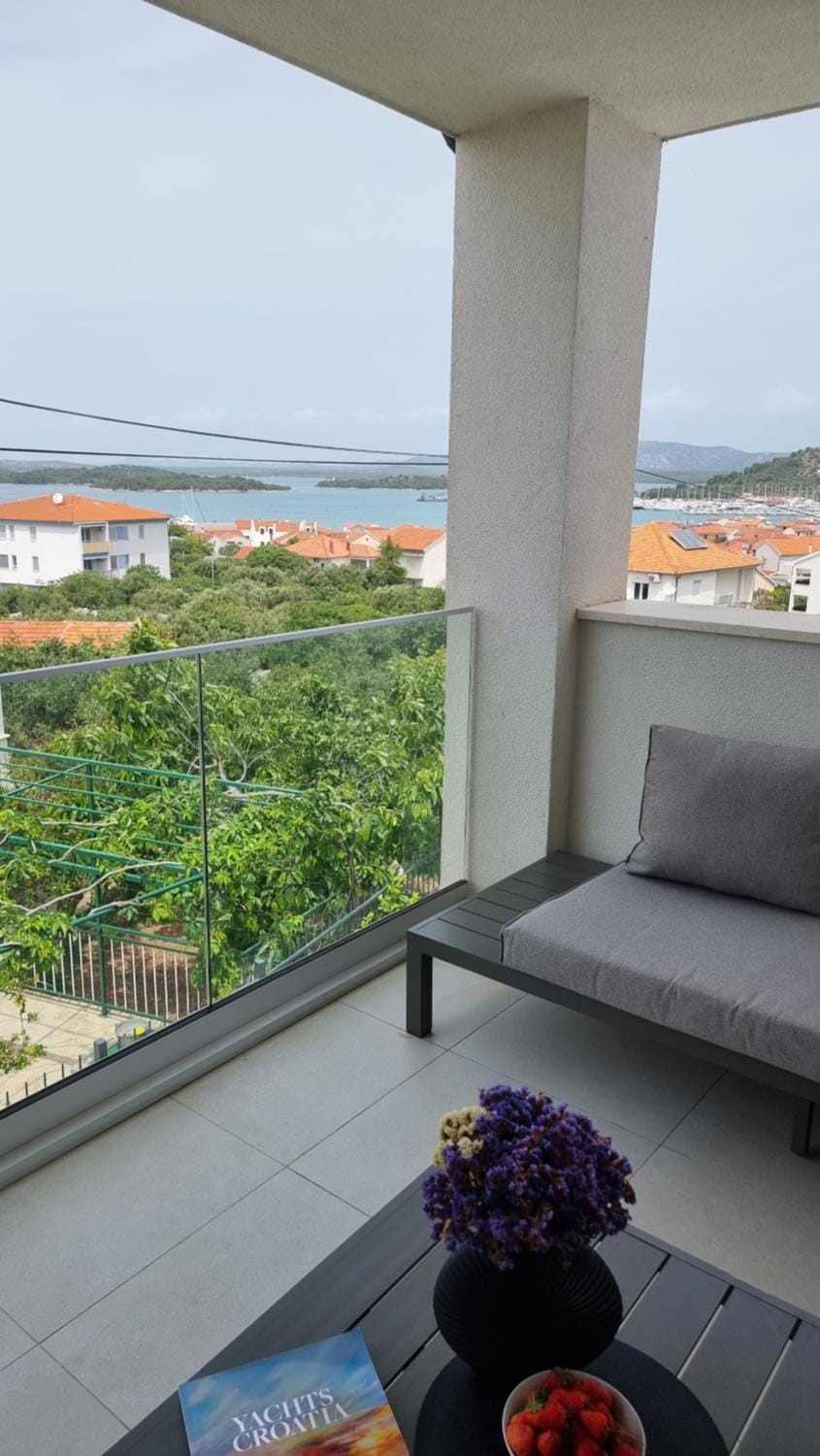 View (from property/room), Balcony/Terrace, Sea view