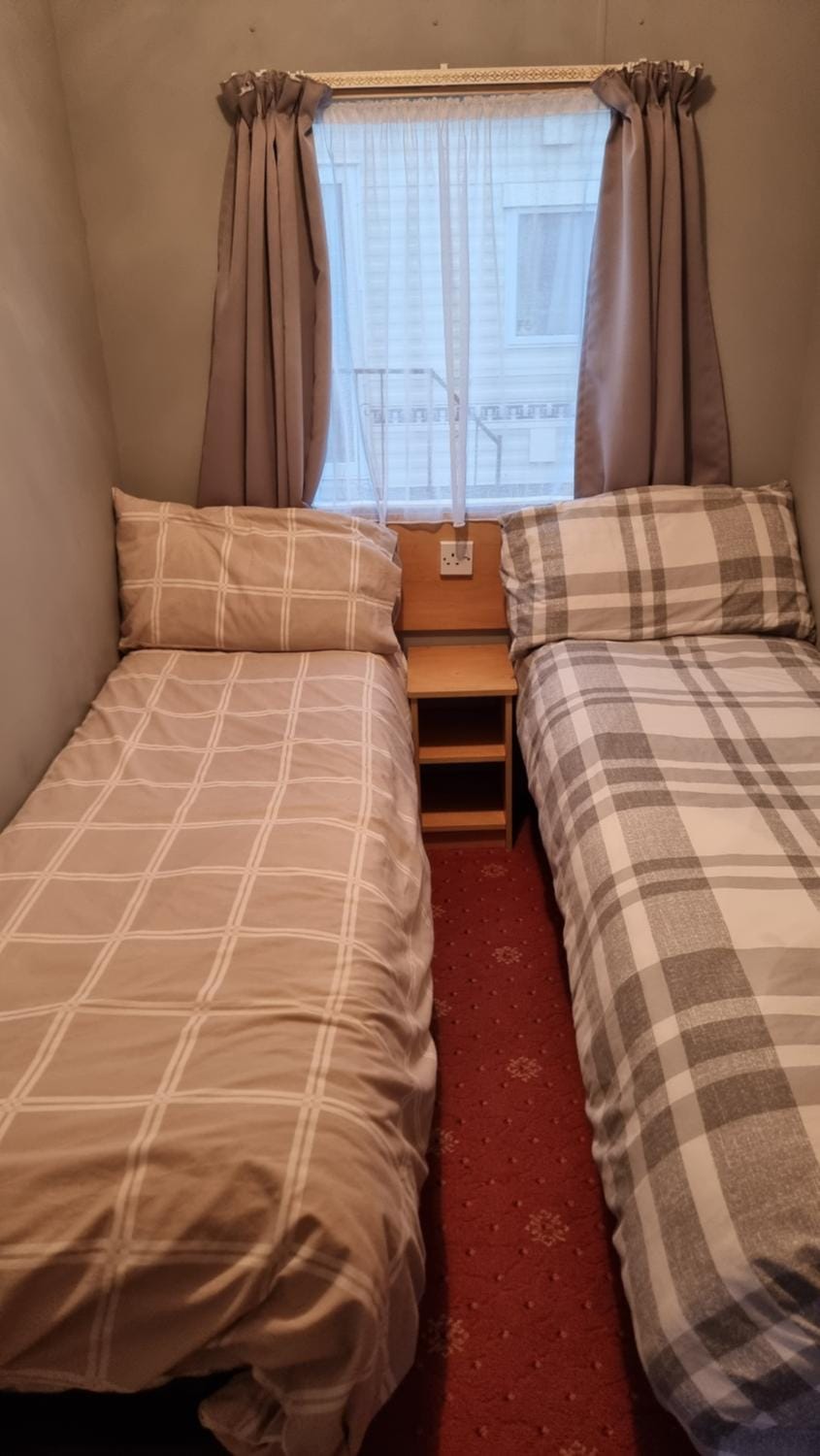 8 Birth Caravans Hire CARAVAN NUMBER C4 Apartment in Skegness