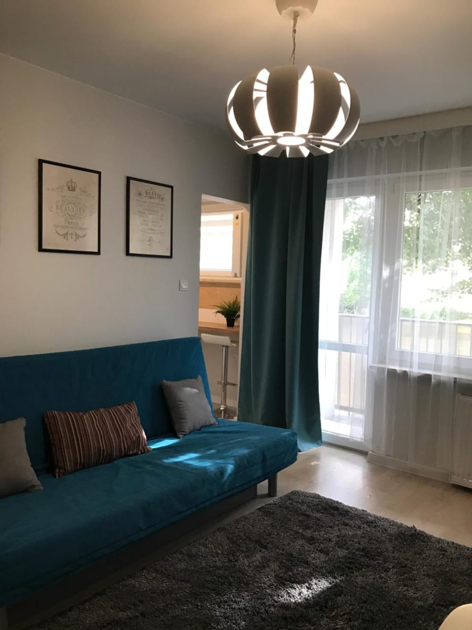 Bed, Living room