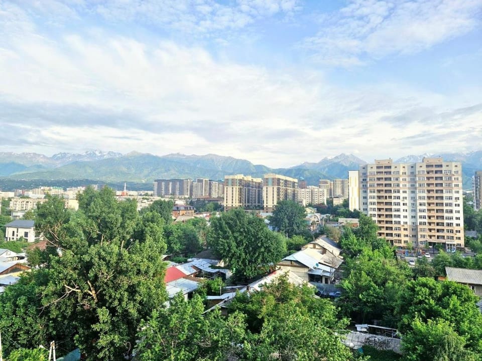 Property building, Day, Natural landscape, Bird's eye view, City view, Mountain view