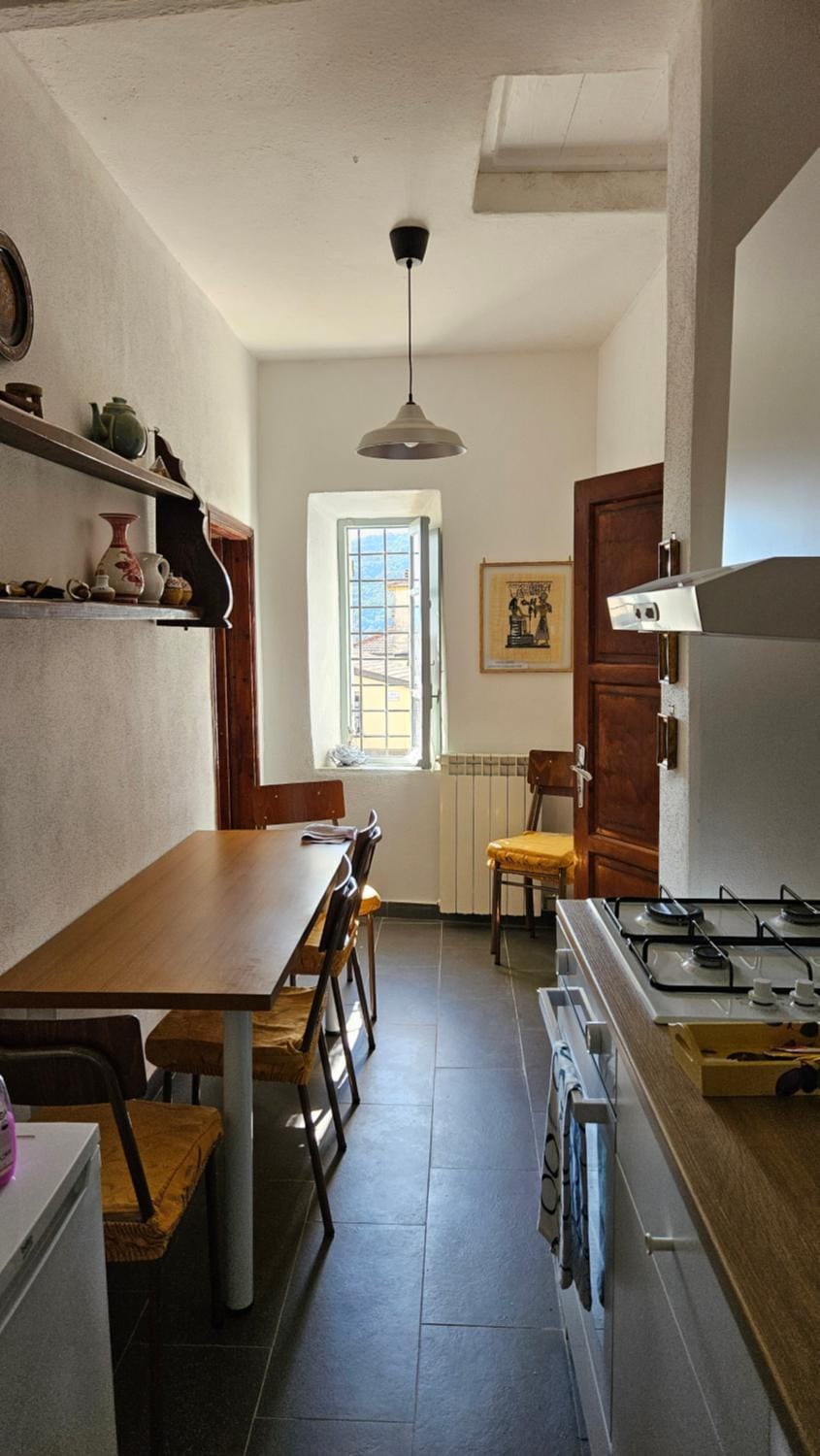 Kitchen or kitchenette, Living room, Dining area